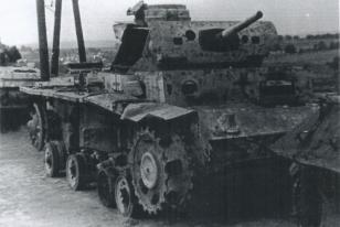 frontové boje o Šlapanice_ duben 45_tank na nádraží